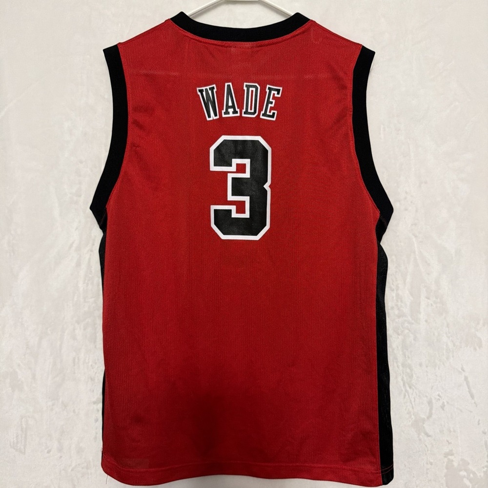 Dwyane Wade Chicago Bulls jersey #3 Excellent conditon size XL 18-20 Youth